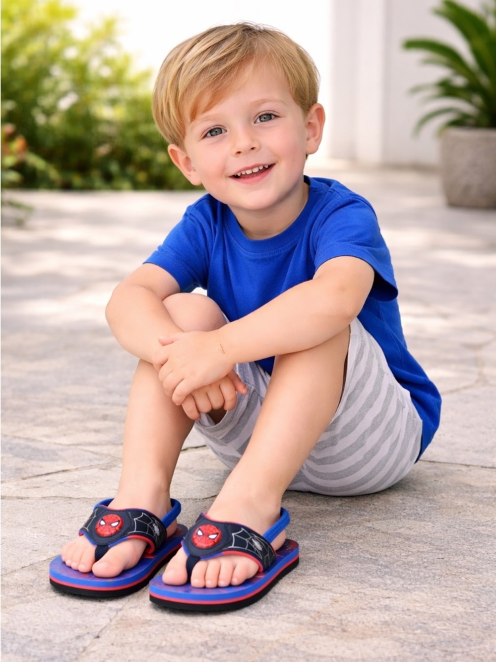 NWT Spider-Man Boys' Back-Strap Flip-Flop Sandals Little Kids size: 9-10